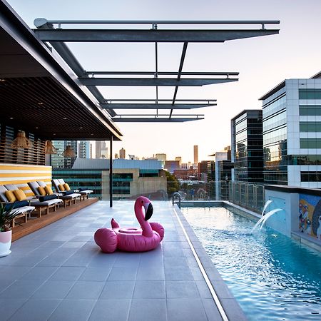 Ovolo The Valley Brisbane Zewnętrze zdjęcie Rooftop pool at the Hotel