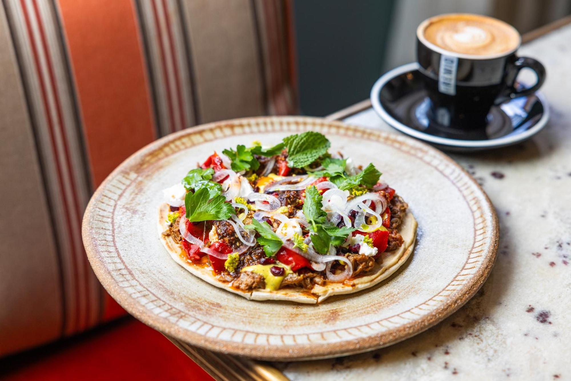 Ovolo The Valley Brisbane Zewnętrze zdjęcie A vegan pizza at the restaurant