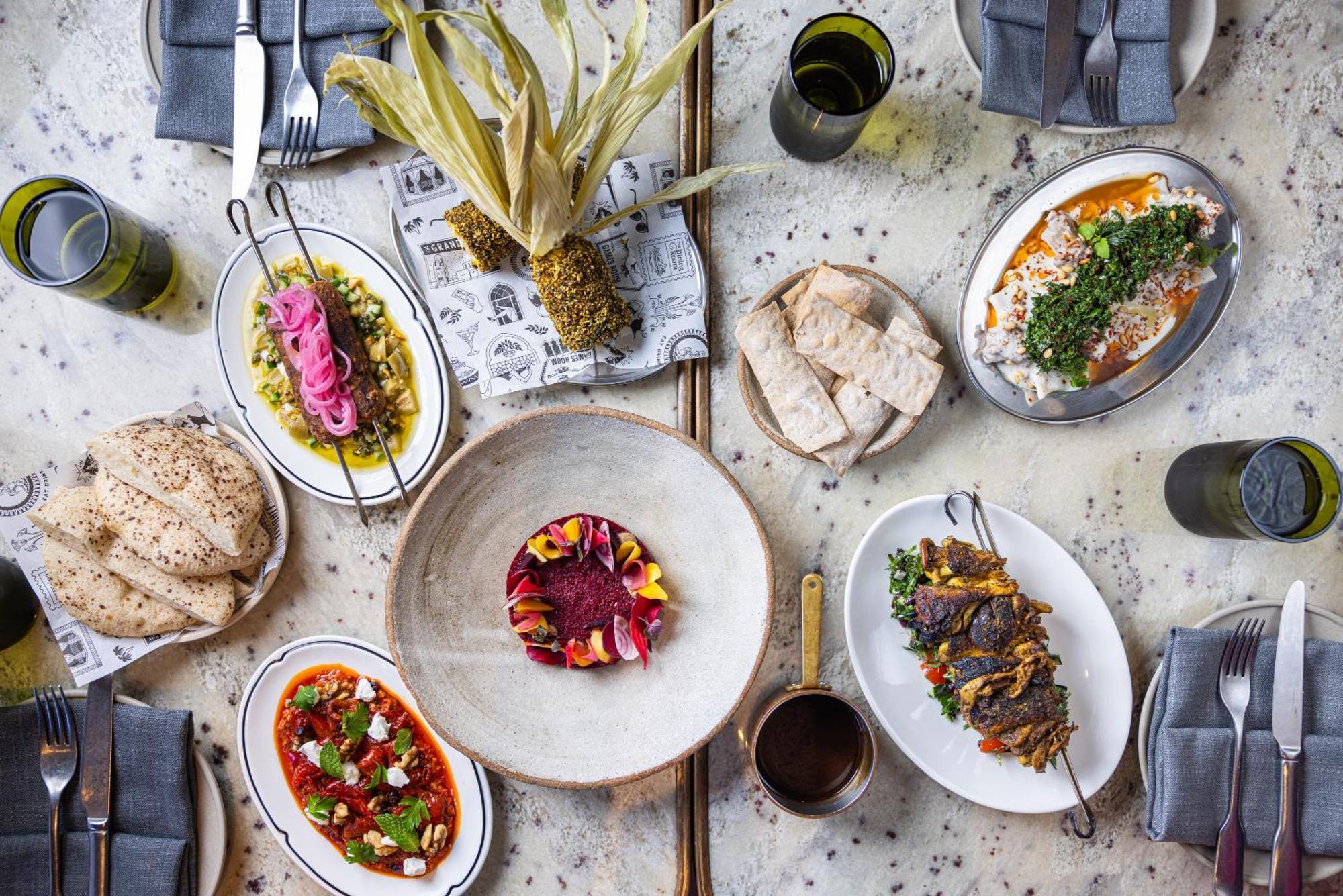 Ovolo The Valley Brisbane Zewnętrze zdjęcie Dishes at the restaurant