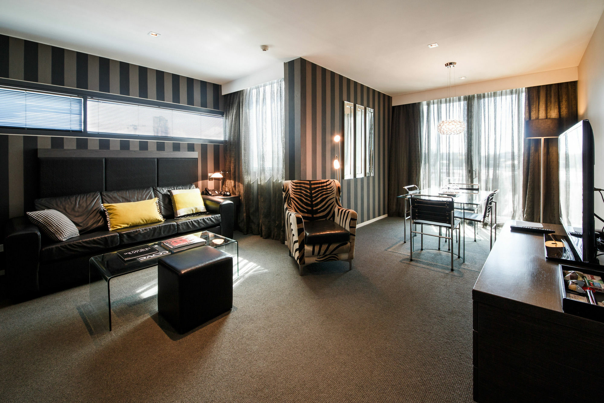 Ovolo The Valley Brisbane Zewnętrze zdjęcie A suite at the hotel