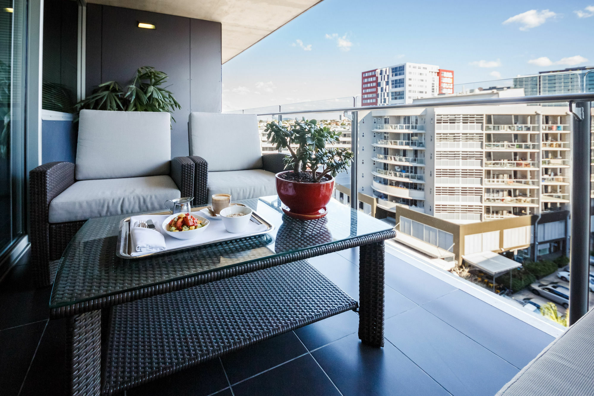 Ovolo The Valley Brisbane Zewnętrze zdjęcie A balcony
